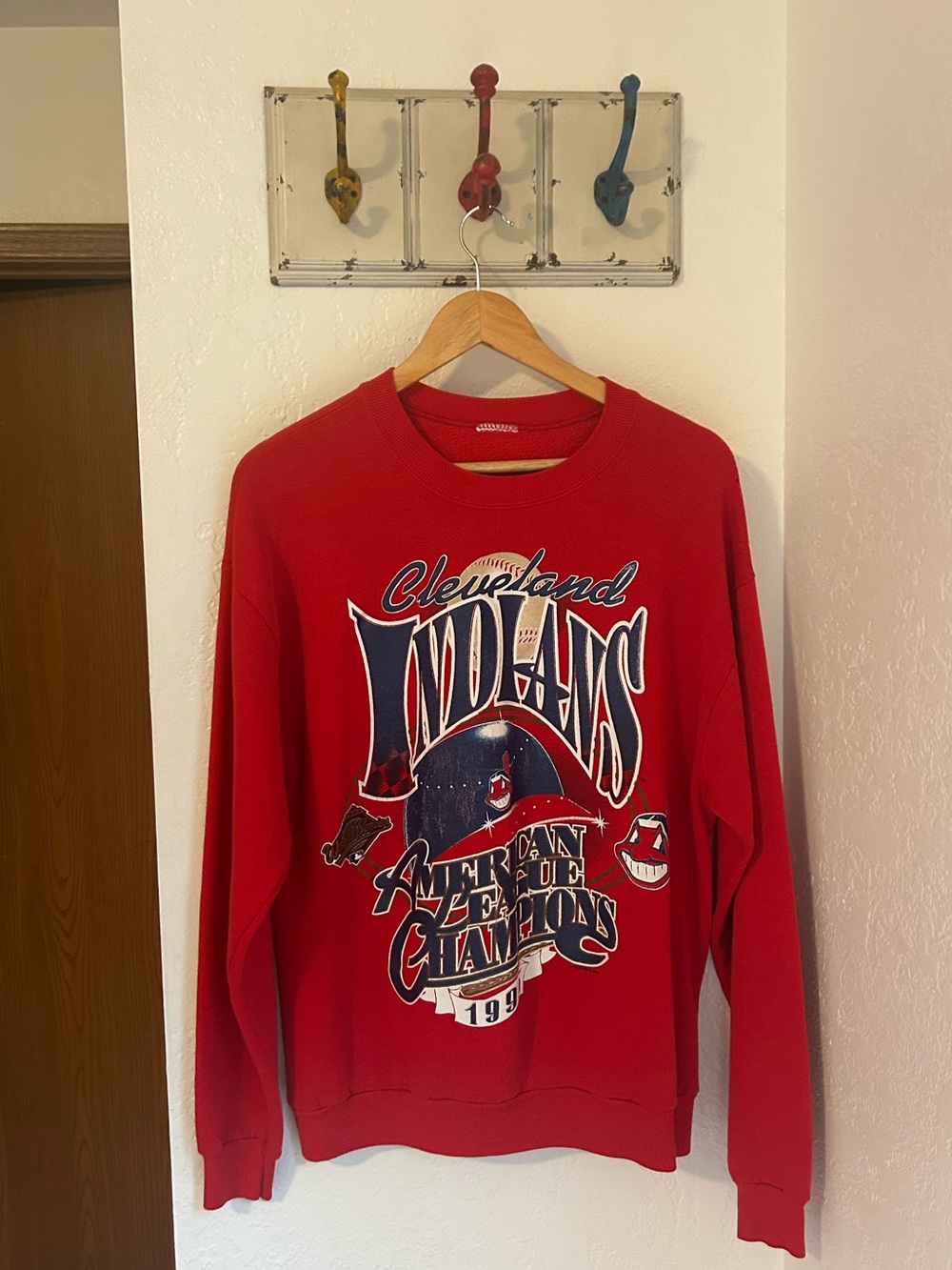 Vintage Red Cleveland Indians Graphic Crewneck Sweatshirt M